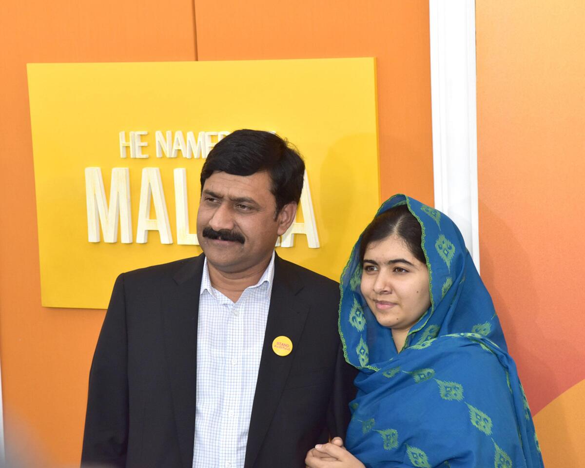 malala με τον πατέρα της