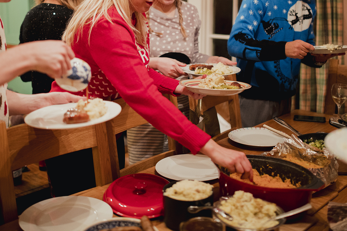 5 tips για γιορτινά τραπέζια χωρίς σπατάλη