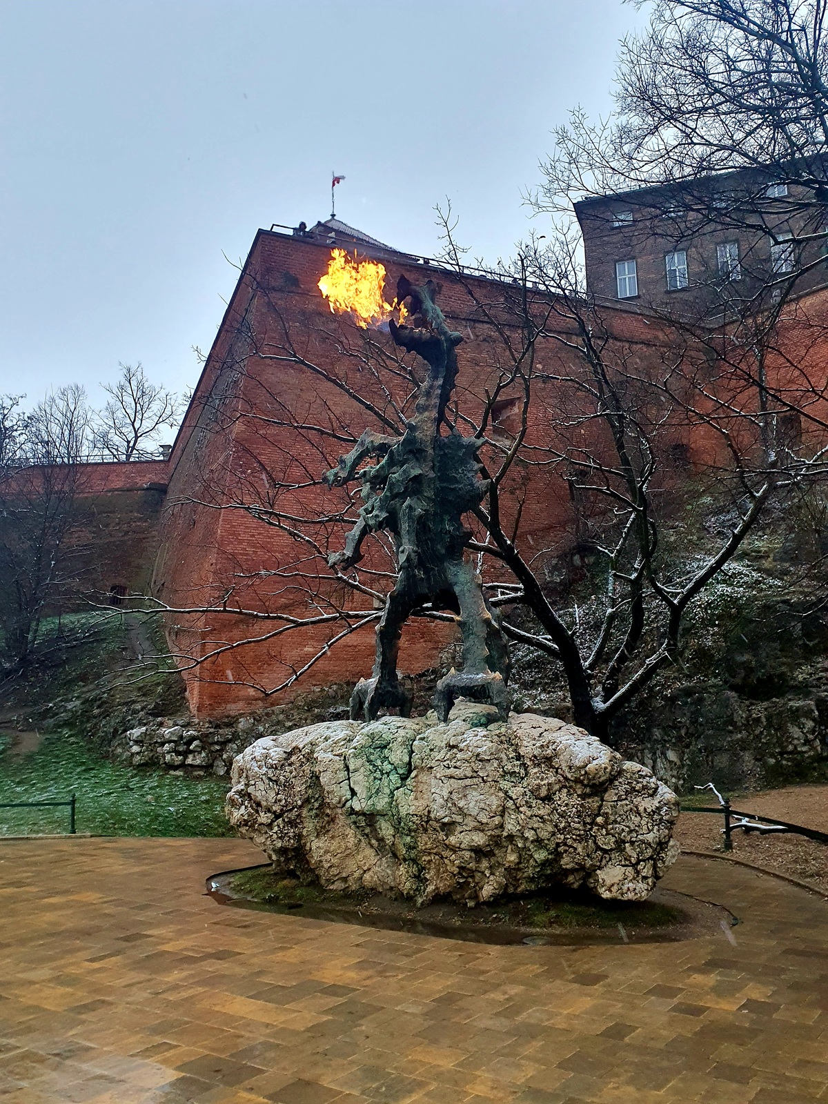 άγαλμα δράκου