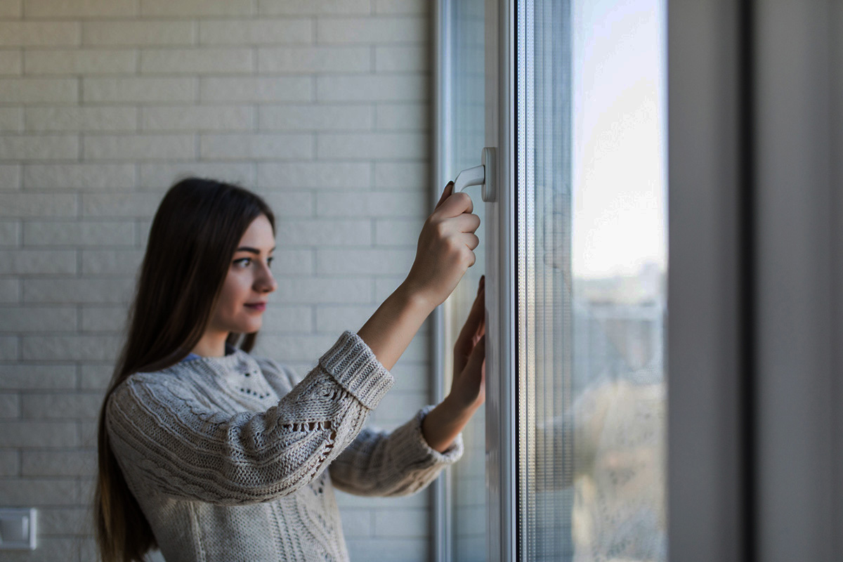 Η ατμοσφαιρική ρύπανση (και μέσα στο γραφείο) μας κάνει αντιπαραγωγικούς