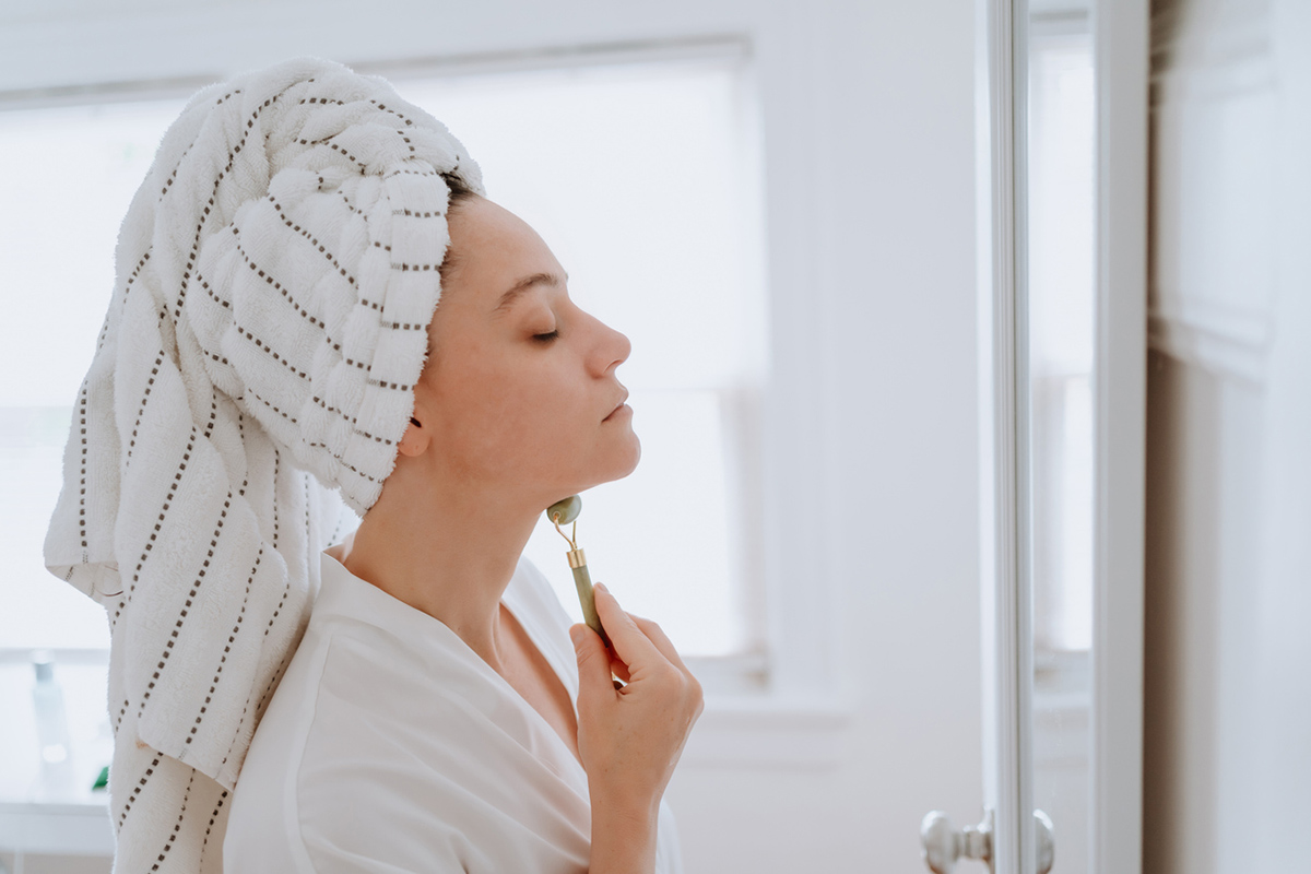 gua sha και jade roller για αποτοξίνωση