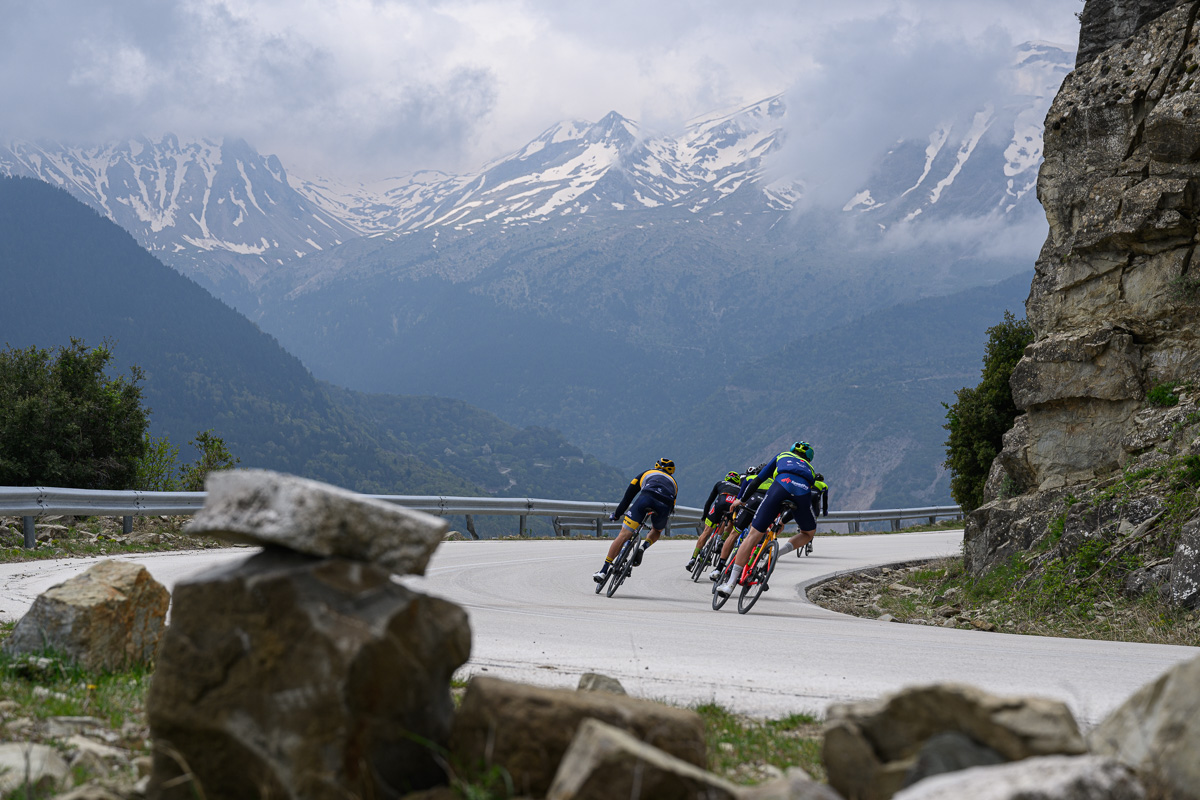 Εθελόντρια στον ποδηλατικό γύρο