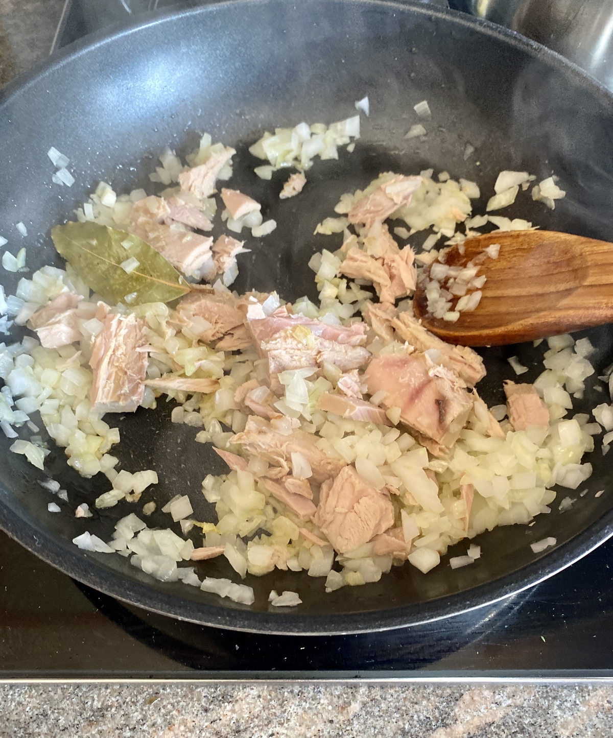 μακαρονάδα με τόνο