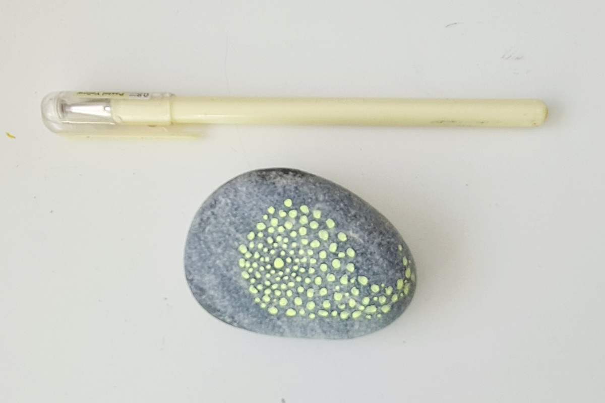 Χρωματίζοντας βότσαλα