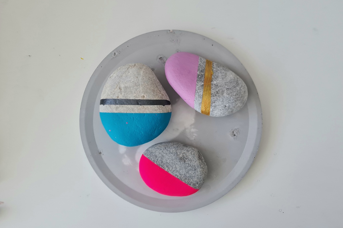 Χρωματίζοντας βότσαλα