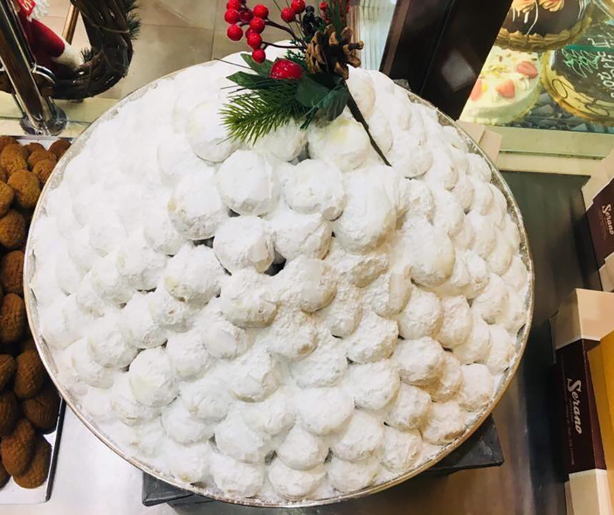 κουραμπιέδες Serano