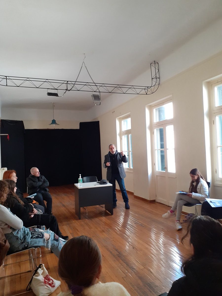 εργαστήριο για εφήβους