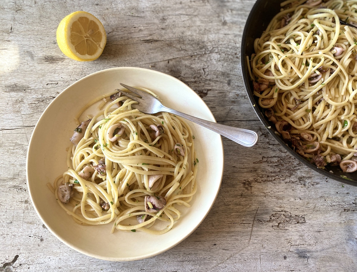 ζυμαρικά καλαμάρια 