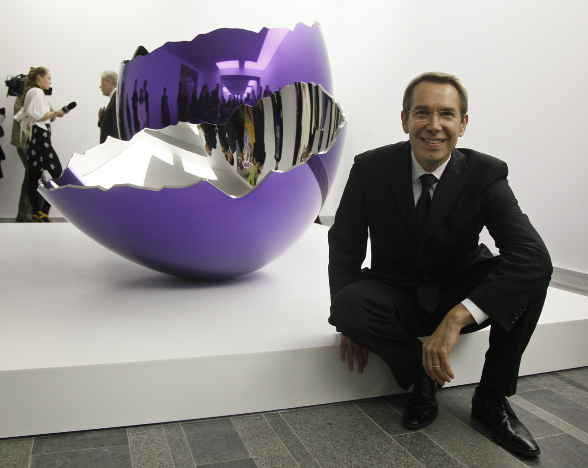 Σπασμένα αβγά, Κουνς