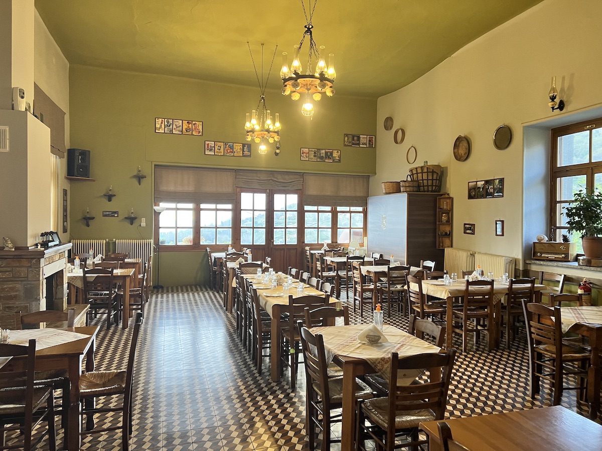 πλατεία μας ταβέρνα