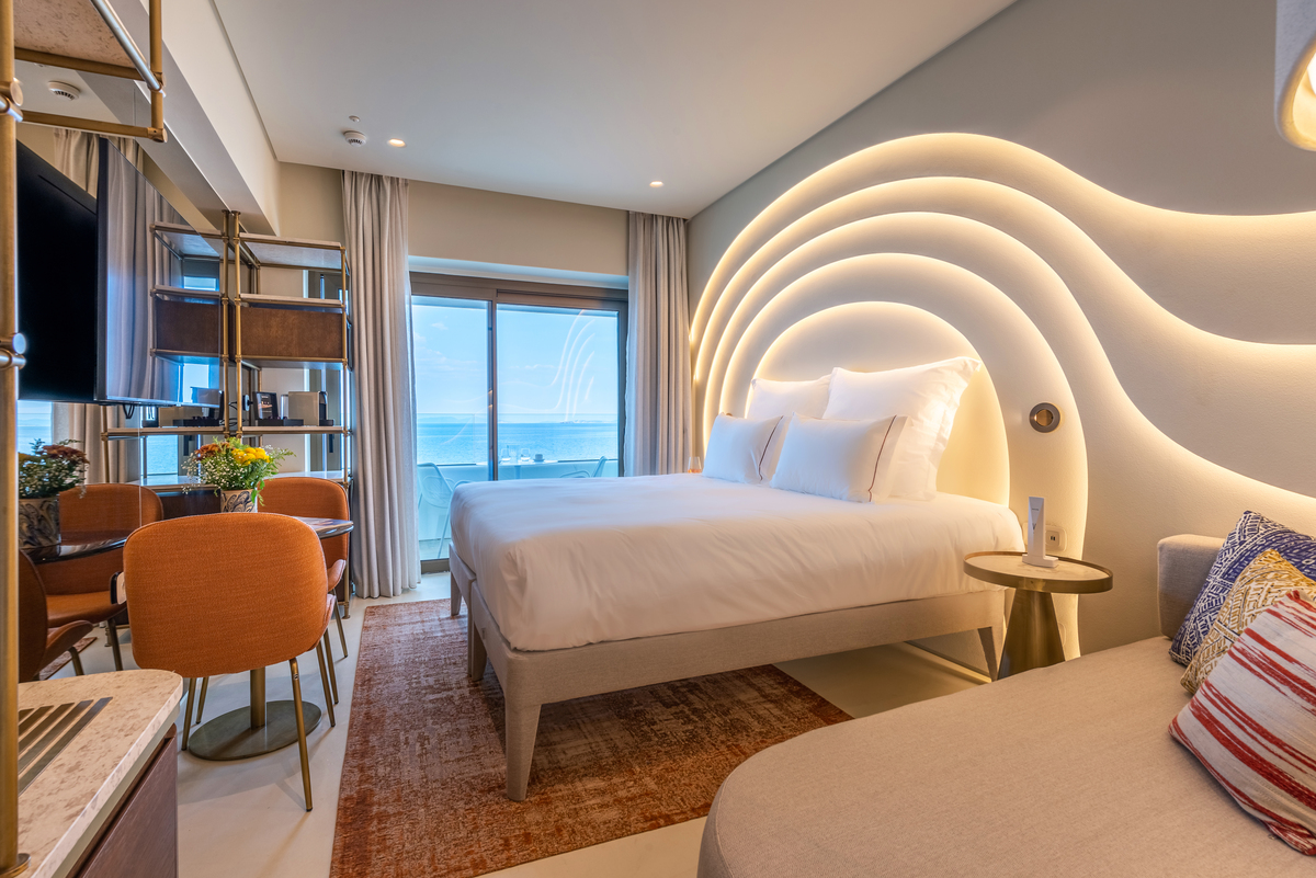 Isla Brown Corinthia.