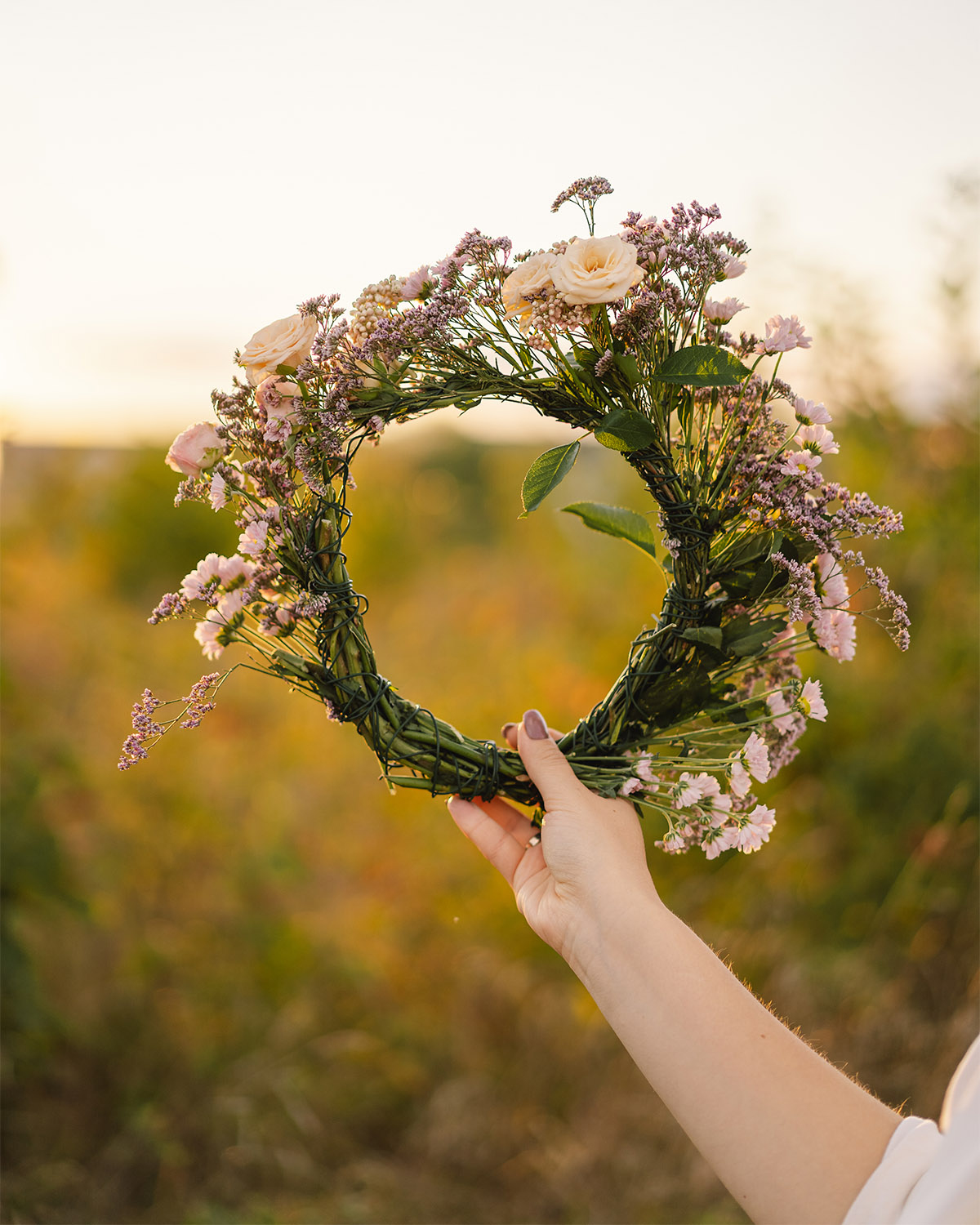 Πώς θα φτιάξεις ένα εντυπωσιακό πρωτομαγιάτικο στεφάνι