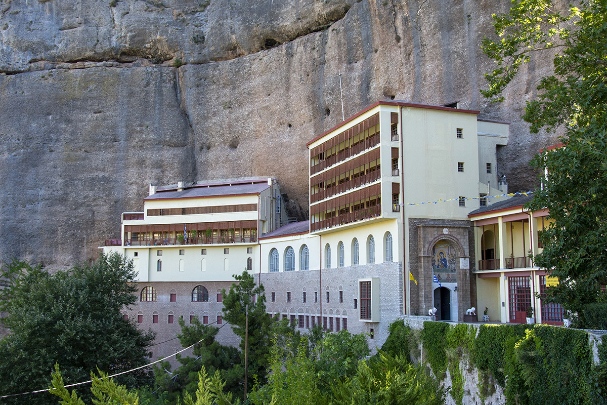 μονή αγίας λαύρας