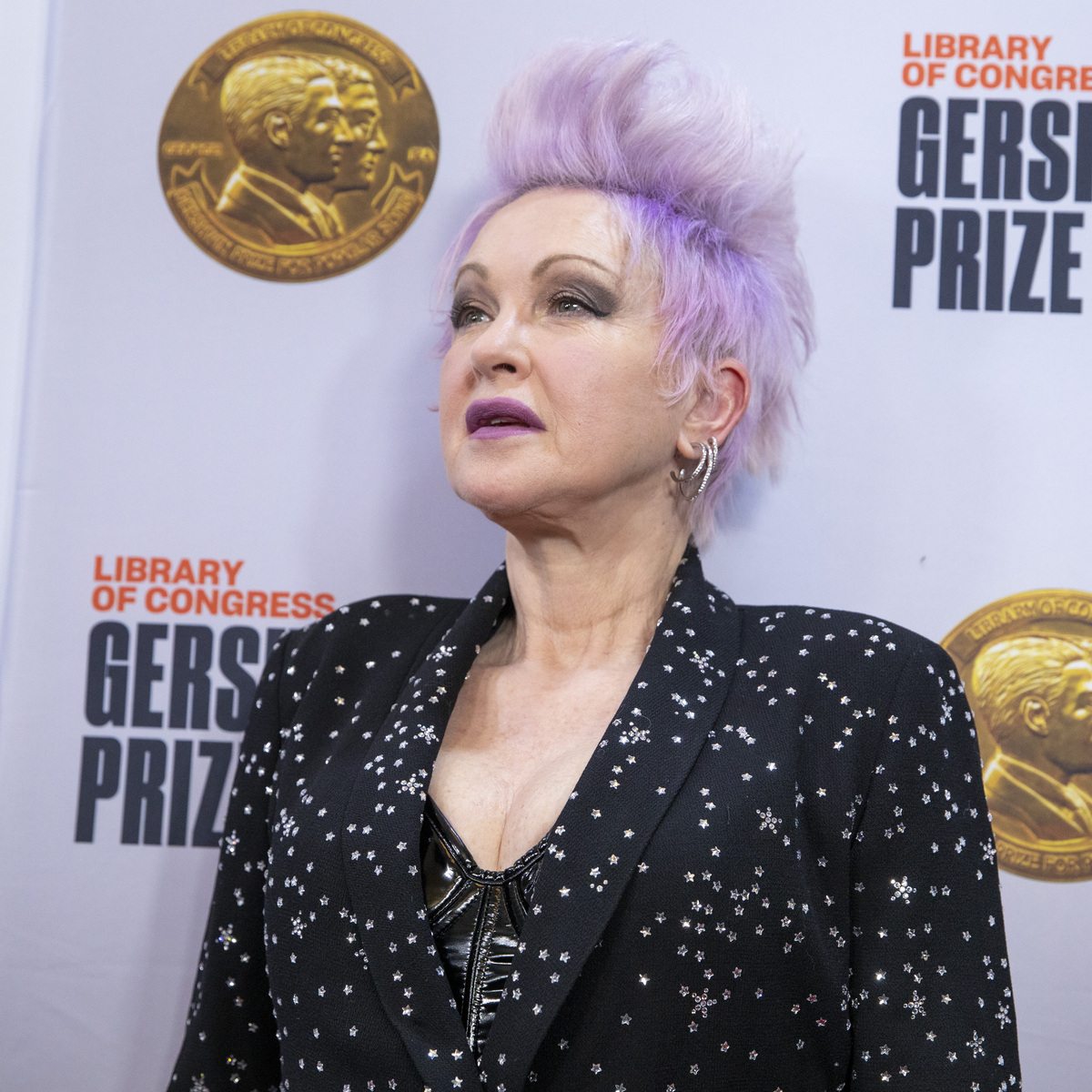 5 celebrities απενεχοποιούν τα δερματικά τους προβλήματα