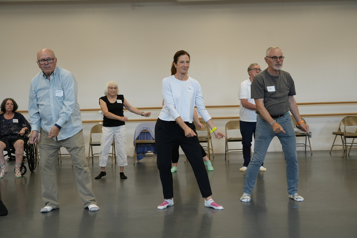 Αυτό το νοσοκομείο προσφέρει δωρεάν μαθήματα χορού για ασθενείς με Πάρκινσον