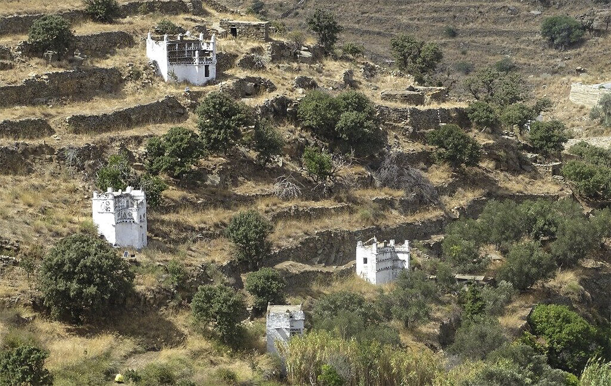 Μονοπάτια της Τήνου