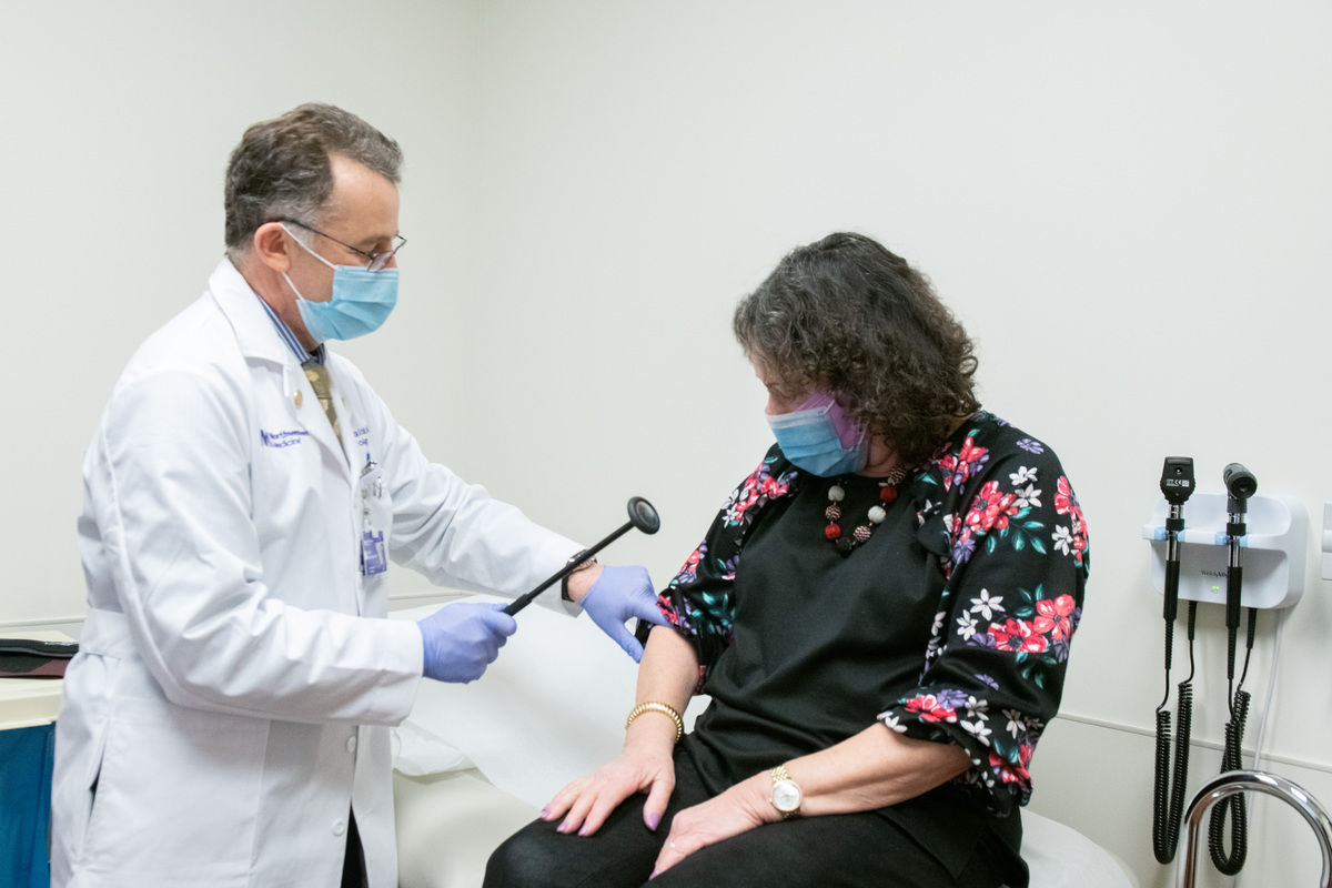 Το ξέρεις ότι μπορεί να έχεις long Covid ακόμα κι αν δεν βγήκες ποτέ θετικός;