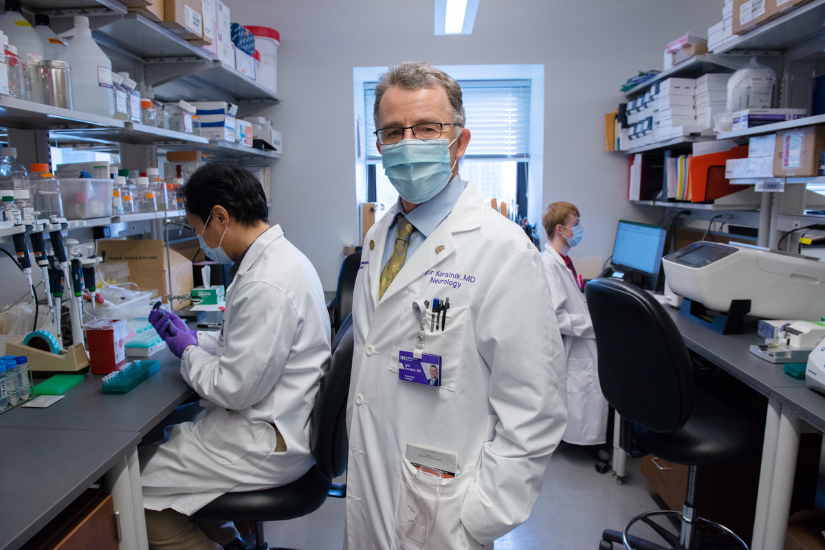 Το ξέρεις ότι μπορεί να έχεις long Covid ακόμα κι αν δεν βγήκες ποτέ θετικός;