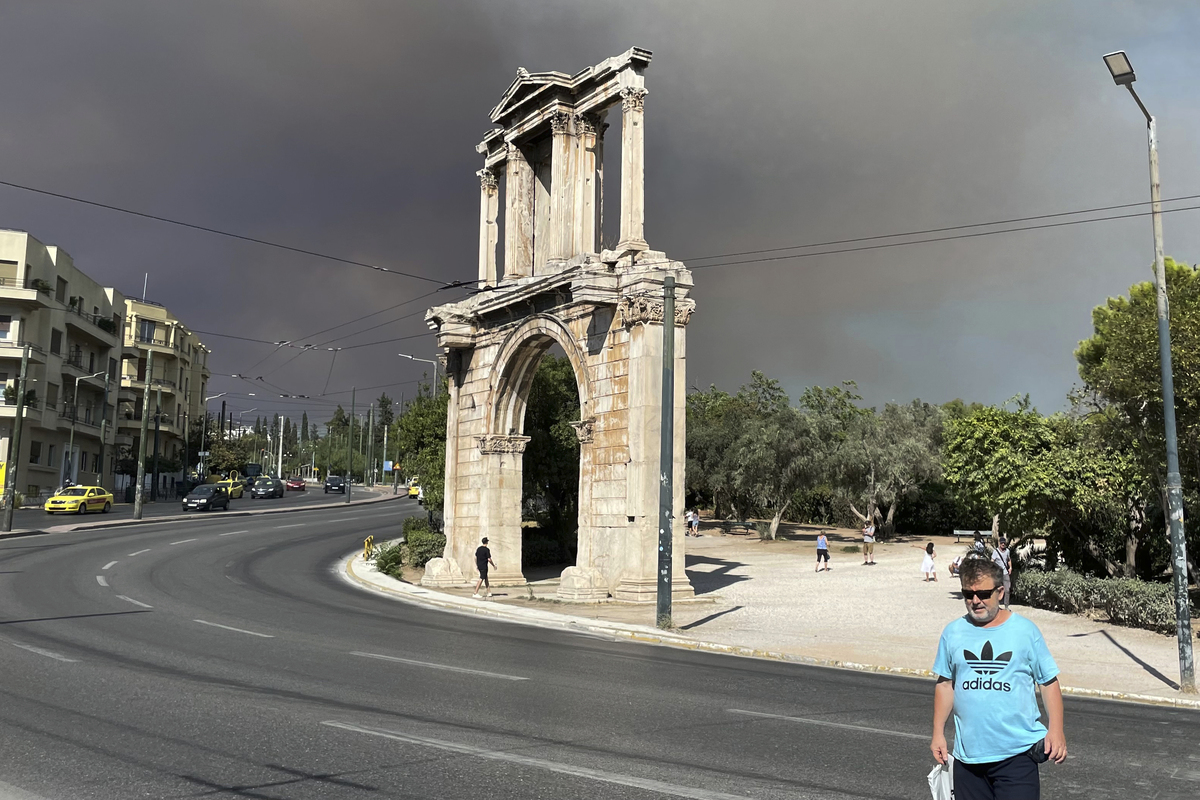 Πυρκαγιές στην Αττική: Πώς προστατευόμαστε από τον καπνό