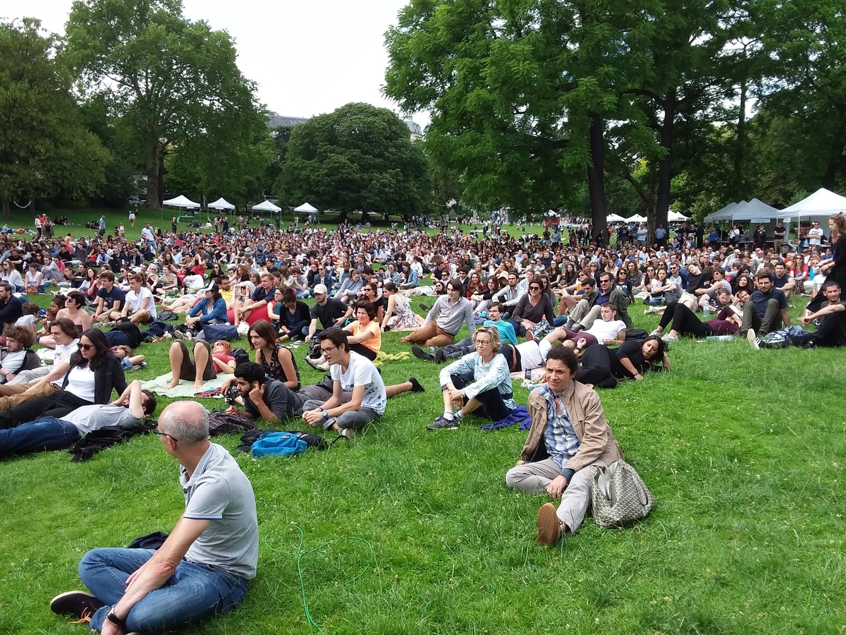 Οι υπερ-γείτονες στο Παρίσι είναι η απάντηση στο τι μπορεί να κάνει τη ζωή στην πόλη καλύτερη