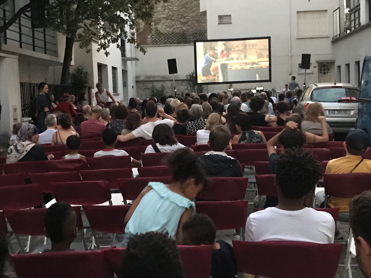 Οι υπερ-γείτονες στο Παρίσι είναι η απάντηση στο τι μπορεί να κάνει τη ζωή στην πόλη καλύτερη