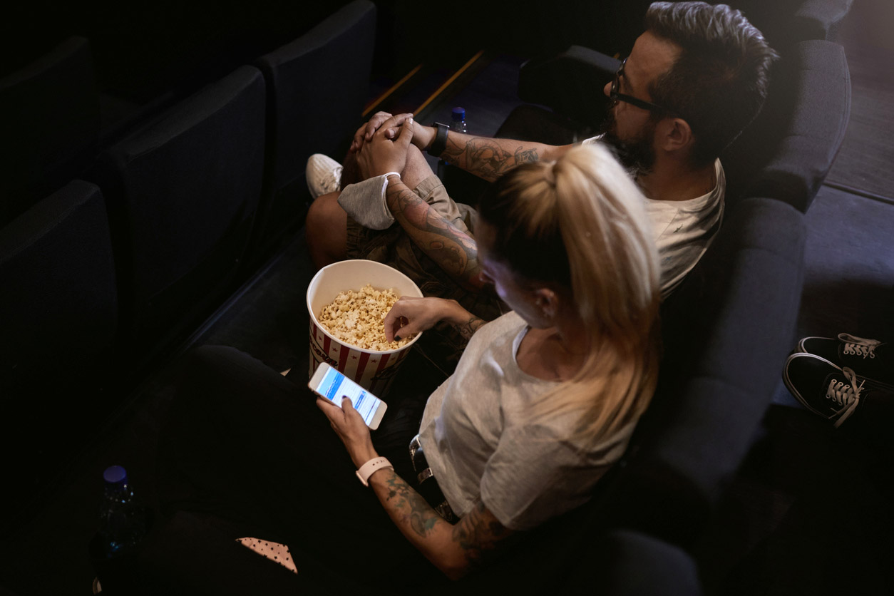 Το savoir vivre του κινητού: 10 κανόνες καλής συμπεριφοράς για εθισμένους