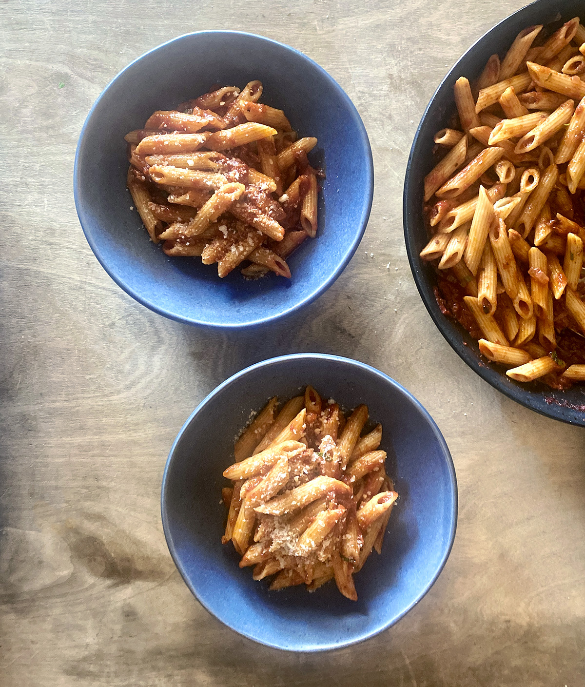 Πένες με σάλτσα ντομάτας και μπέικον: Το απόλυτο comfort food