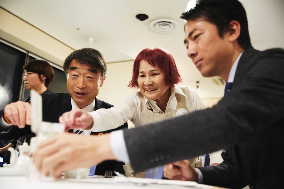 Στην Ιαπωνία υπάρχουν καφέ όπου δουλεύουν άνθρωποι με άνοια