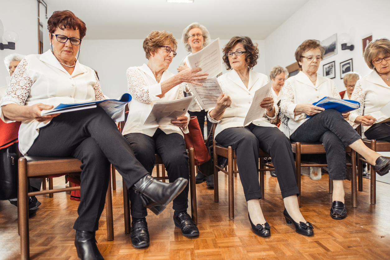 Πώς σε βοηθά ψυχικά το να τραγουδάς σε χορωδία