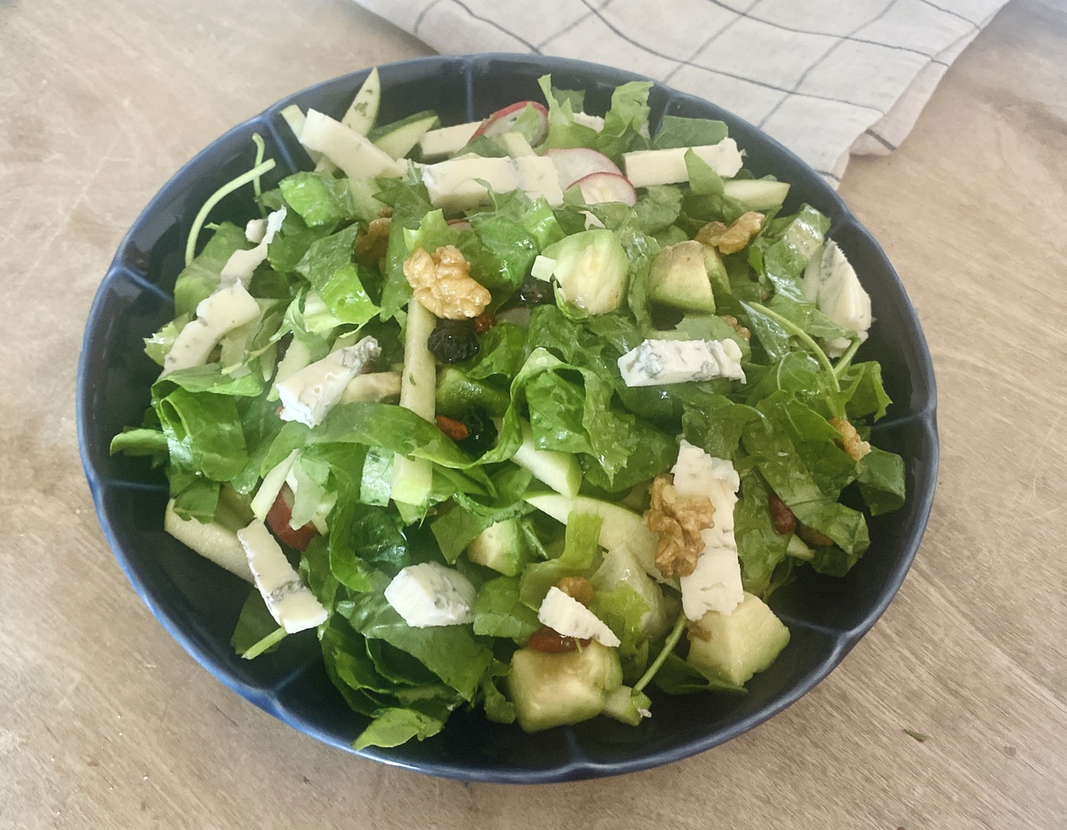 Η απόλυτη φθινοπωρινή σαλάτα για το γραφείο έχει ξινόμηλο και γκοργκοντζόλα