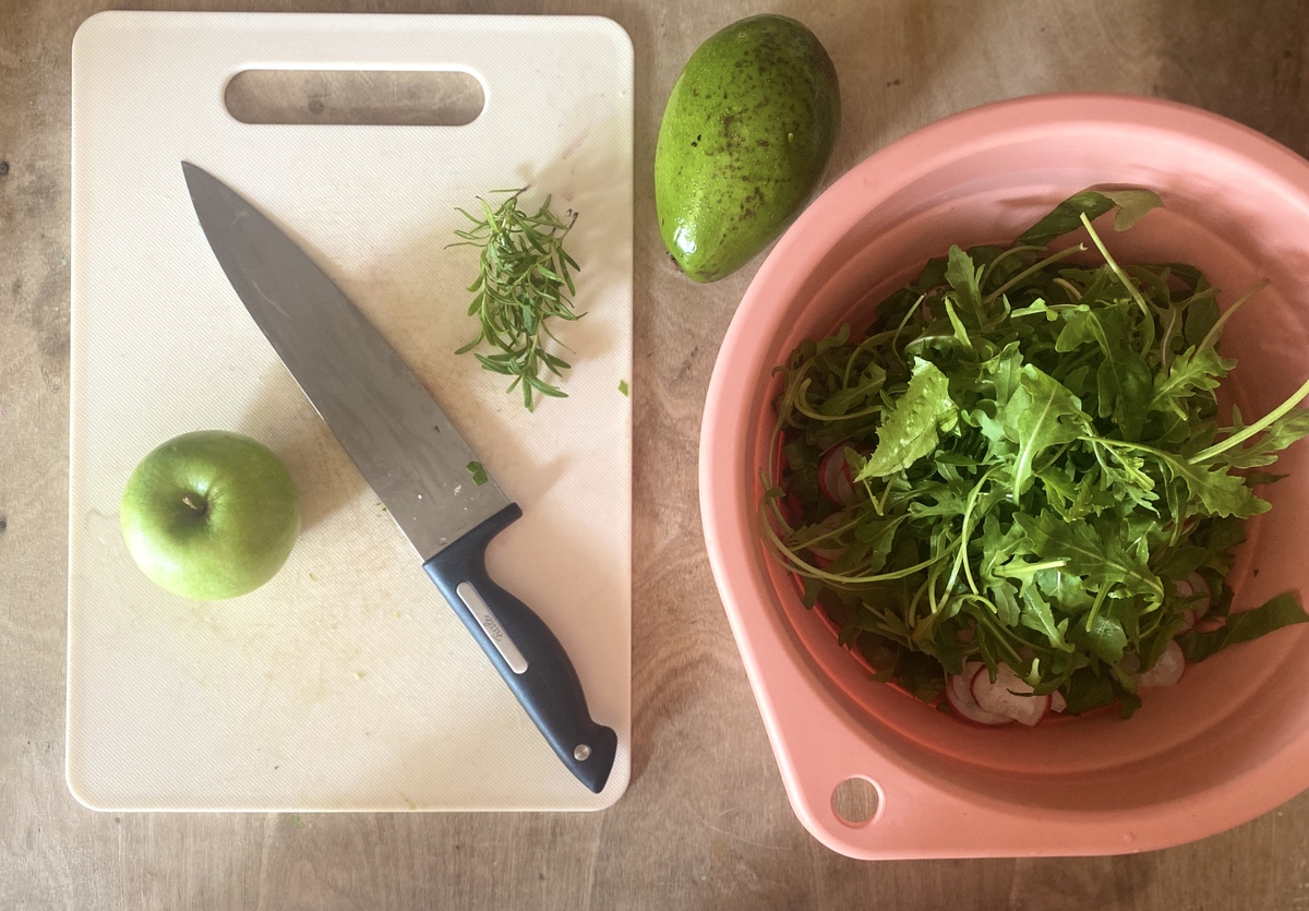 Η απόλυτη φθινοπωρινή σαλάτα για το γραφείο έχει ξινόμηλο και γκοργκοντζόλα