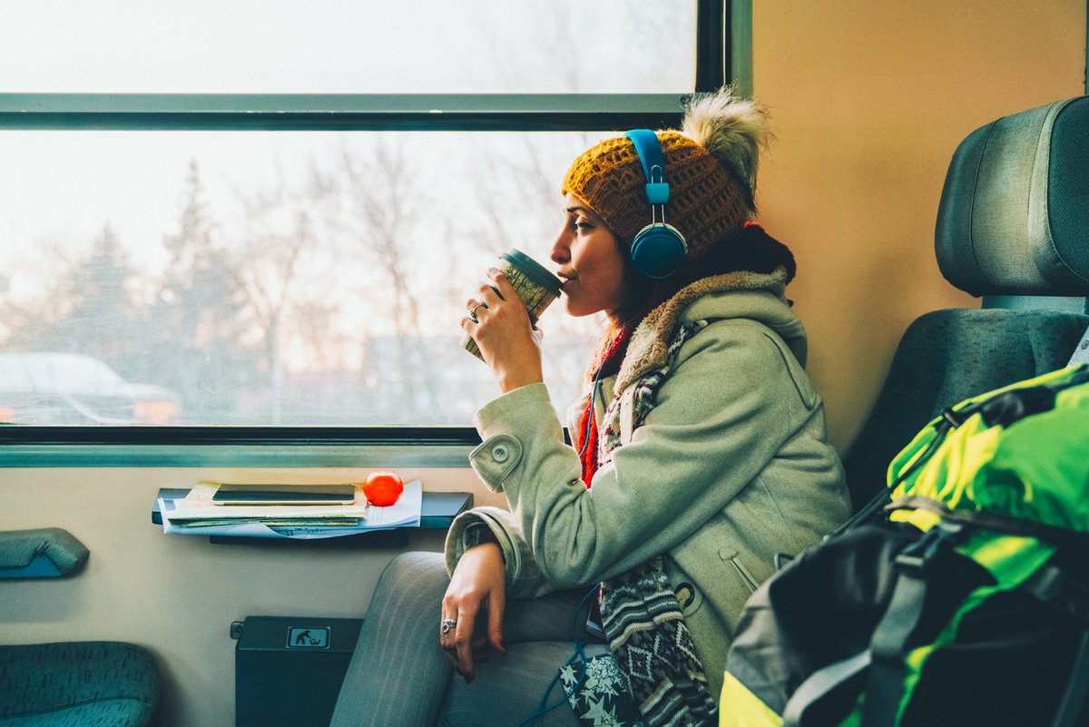 6 wellness podcasts που κάνουν υποφερτό το μποτιλιάρισμα