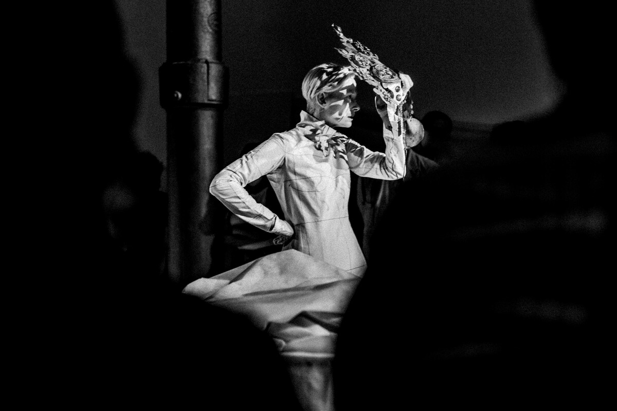 Μιλήσαμε με τη hair stylist που χτένισε την Tilda Swinton στη Στέγη OW.GR