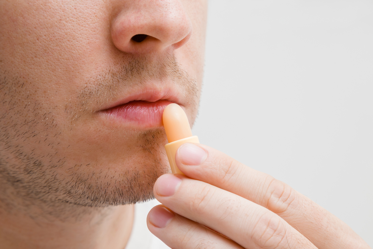 σκασμένα χείλη