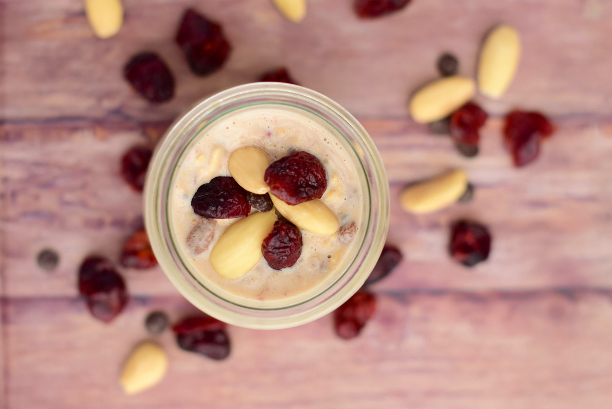 4 φοβερές συνταγές για λαχταριστά overnight oats