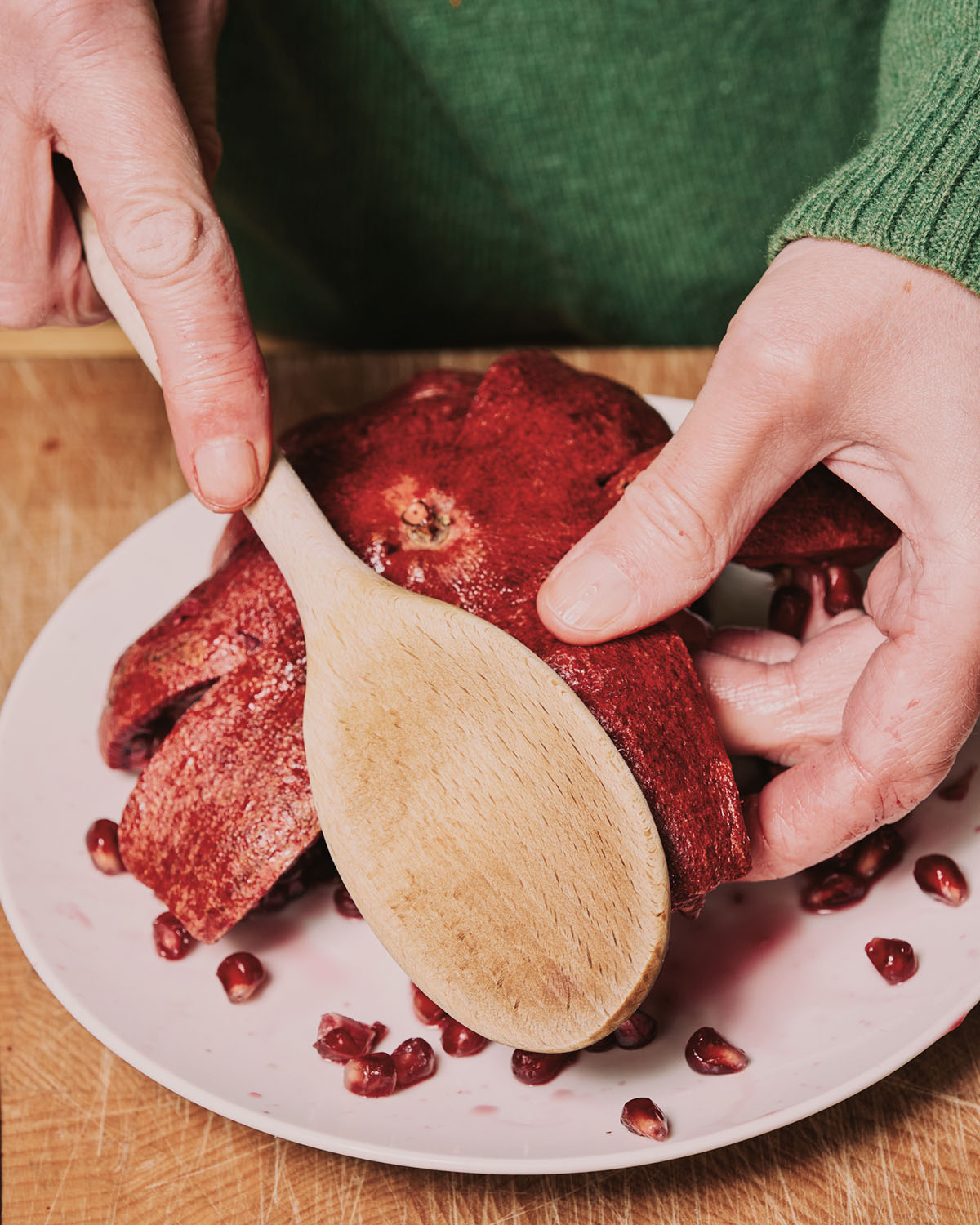 Ο πιο εύκολος και γρήγορος τρόπος να καθαρίσεις το ρόδι