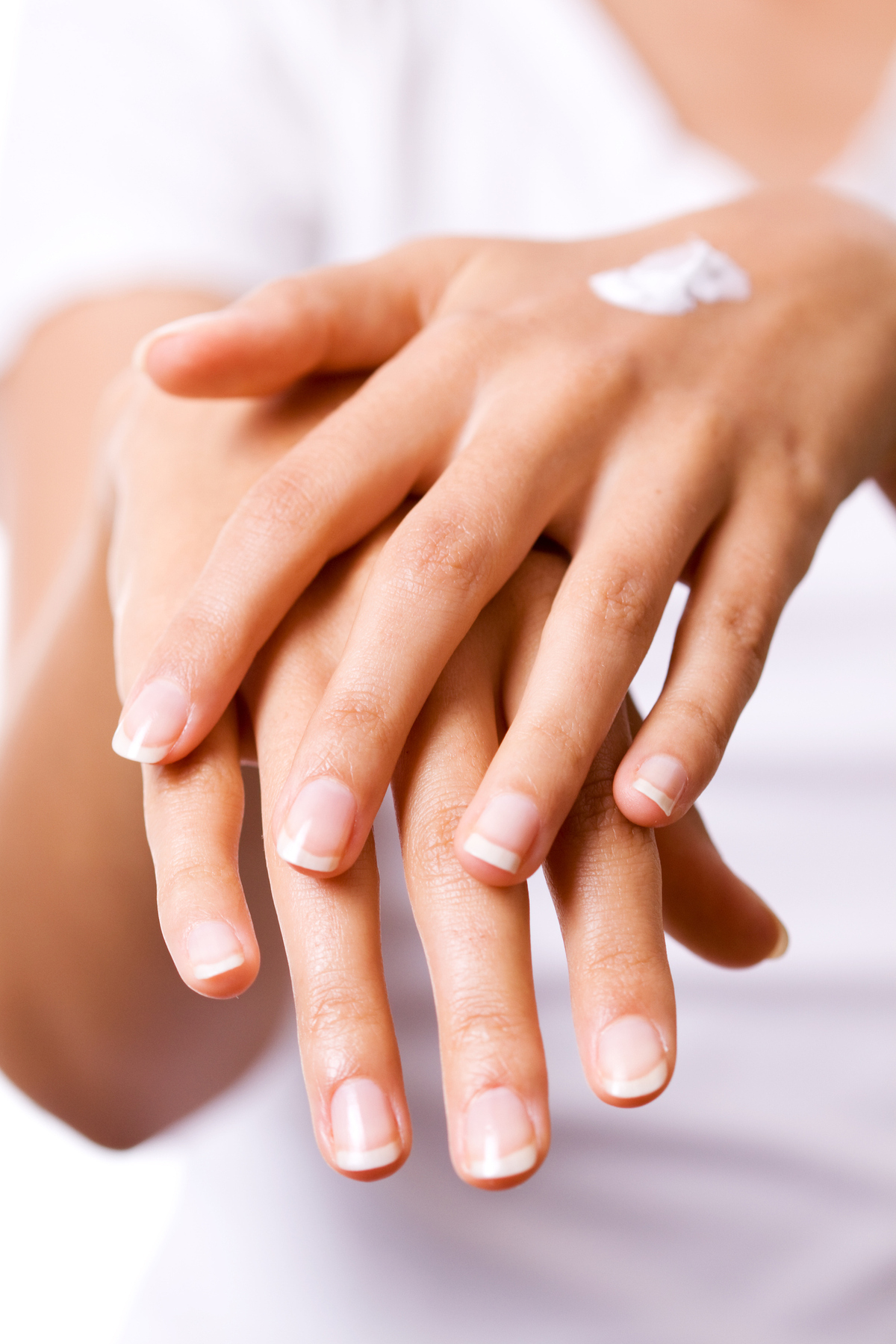 Είναι αλήθεια ότι τα νύχια μας γερνάνε; 