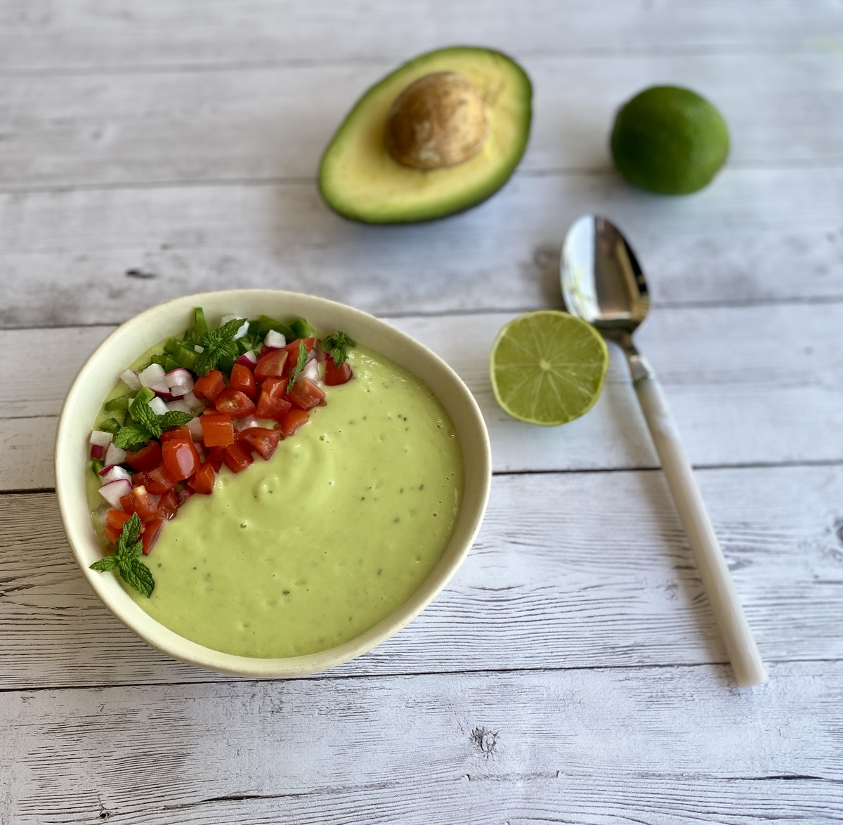 σούπα αβοκάντο