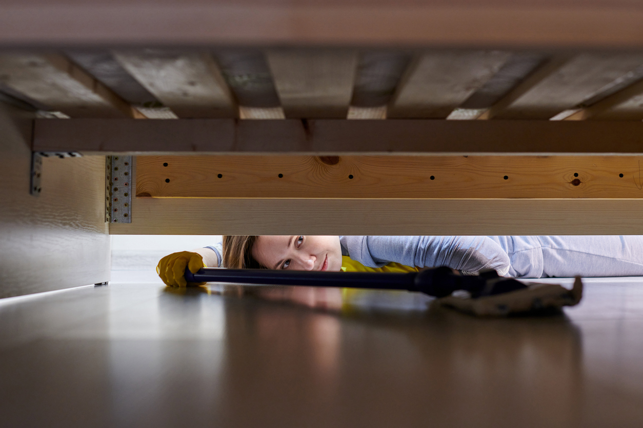 γενική κάτω από το κρεβάτι