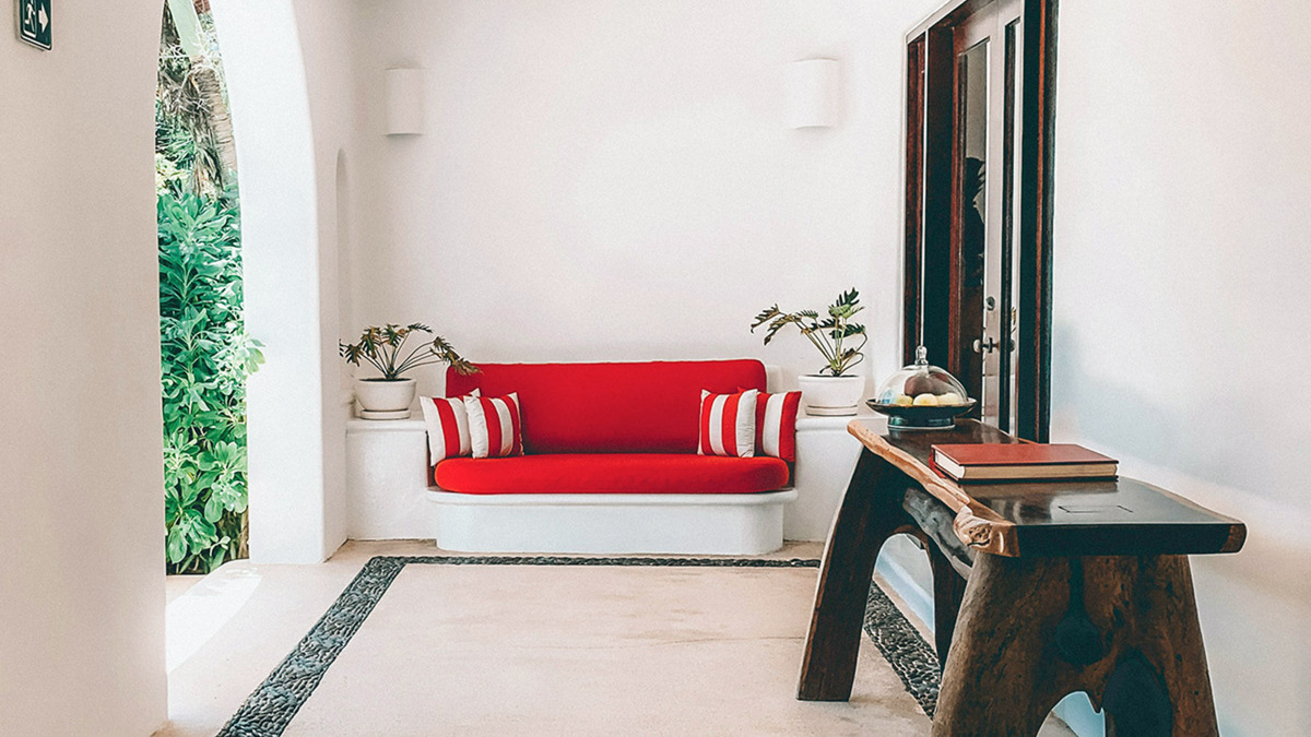 Η νέα viral τάση στο TikTok είναι το κόκκινο