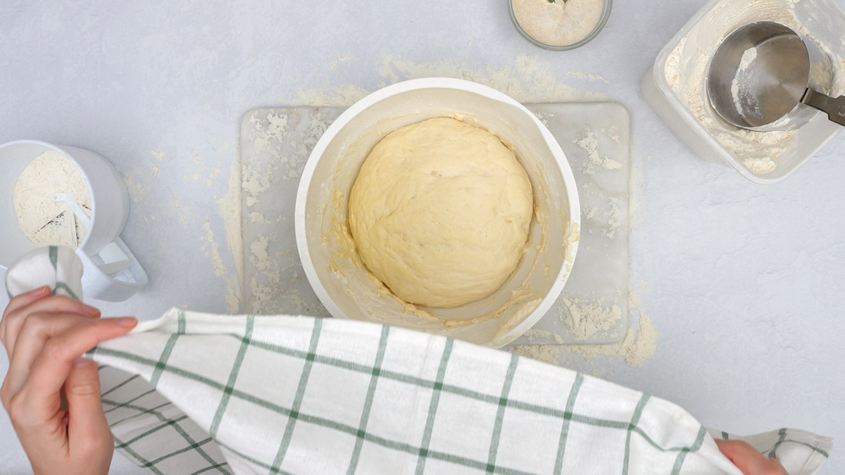 Νηστίσιμο τσουρέκι