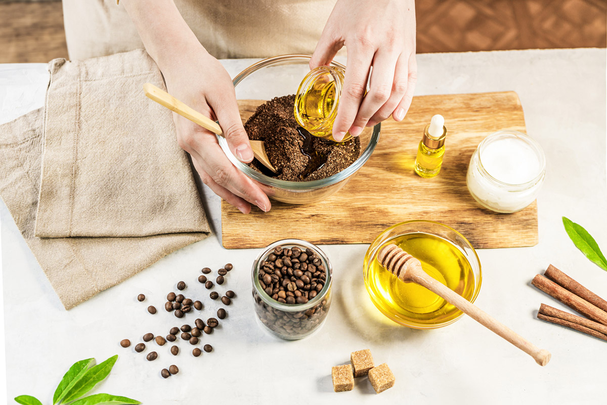 απολέπιση με καφέ και ζάχαρη