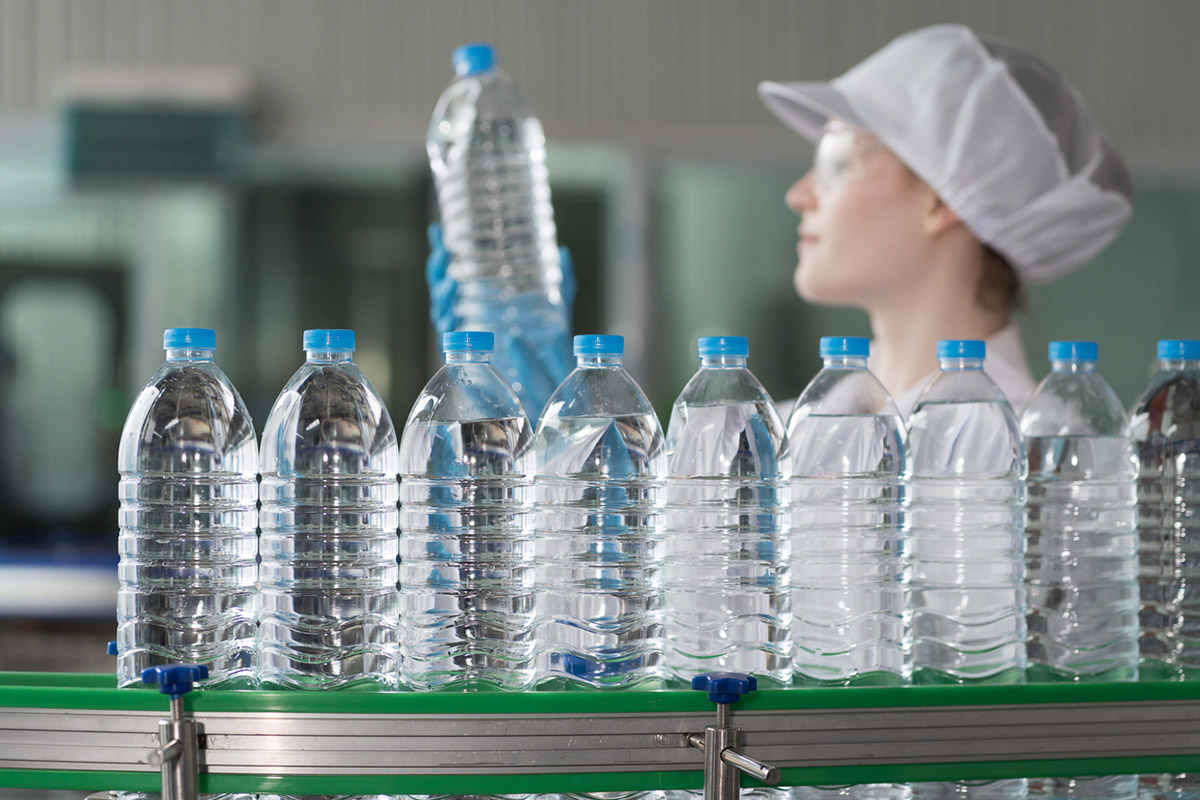 7 τρόποι να περιορίσεις τα μικροπλαστικά από τη ζωή σου