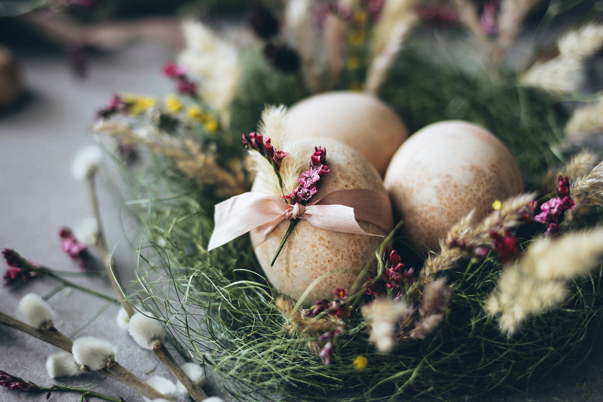 5 απίθανες τεχνικές για να βάψεις τα πασχαλινά αβγά σου