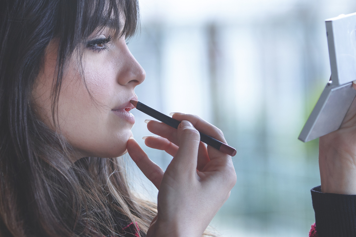 πώς να μείνει συταθερό το κραγιόν όλη τη μέρα