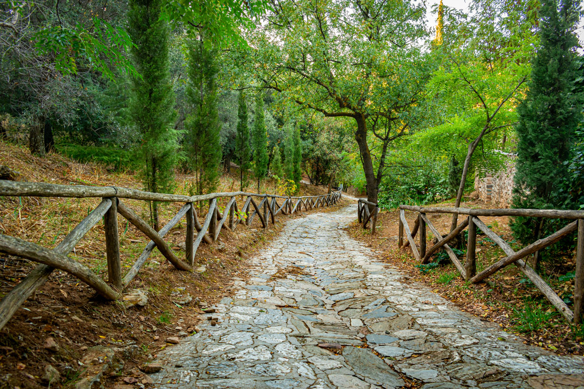 7 διαδρομές για να δεις την Αθήνα αλλιώς