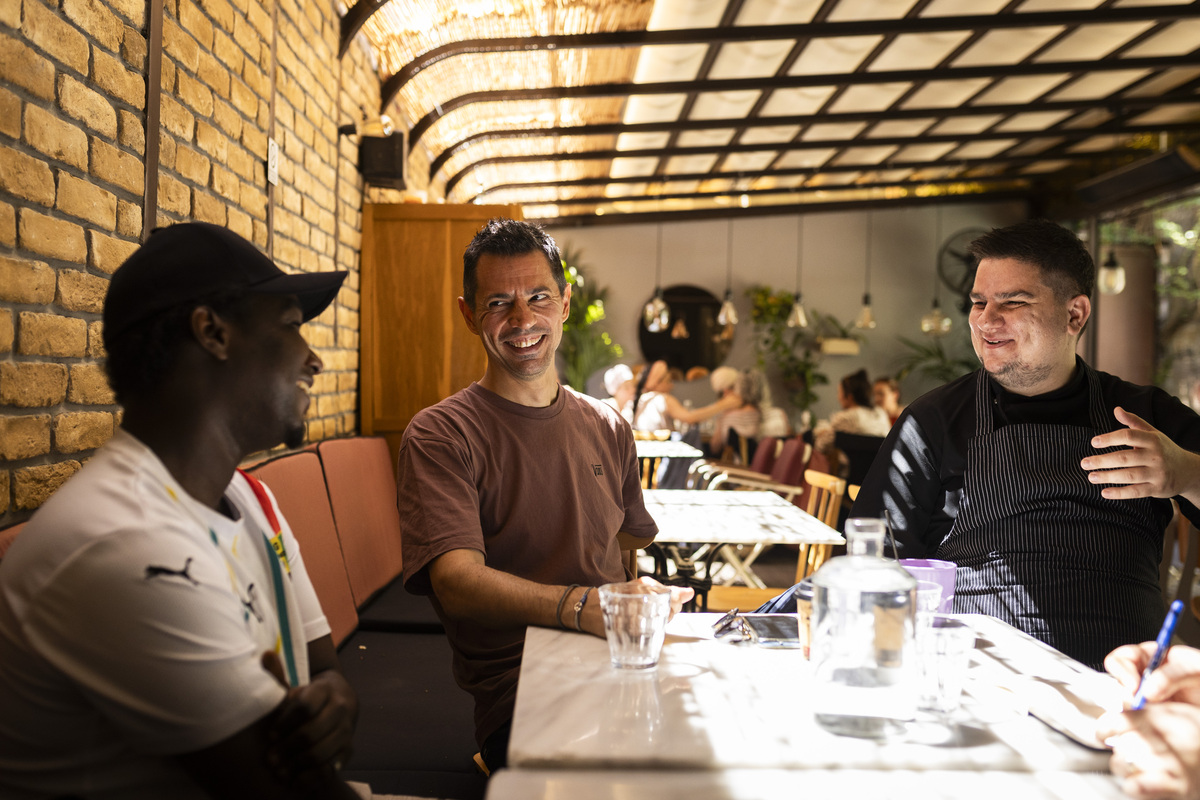 μαγειρεύοντας με πρόσφυγες