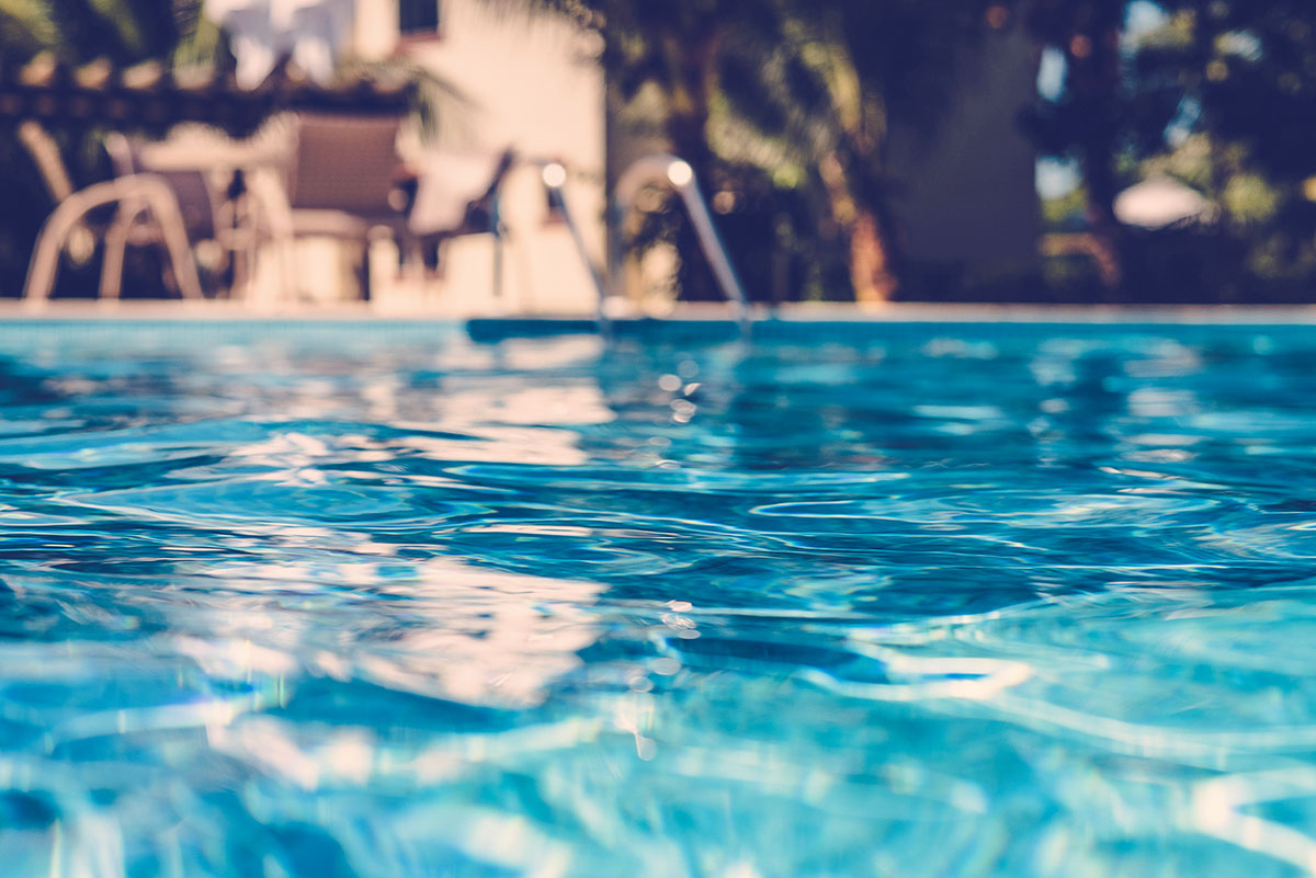 Πως το νερό της πισίνας επηρεάζει την επιδερμίδα σου