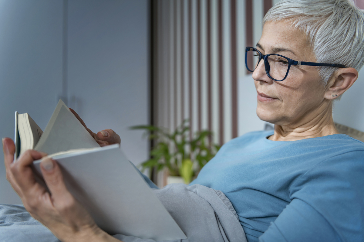 Μια ειδικός ύπνου αποκαλύπτει το μοναδικό που τη βοηθά να κοιμάται καλύτερα