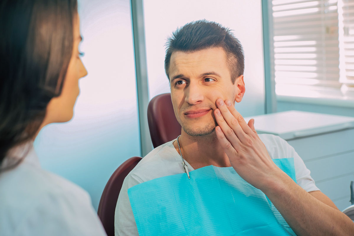 Τι σημαίνει το ότι δαγκώνεις το μάγουλό σου